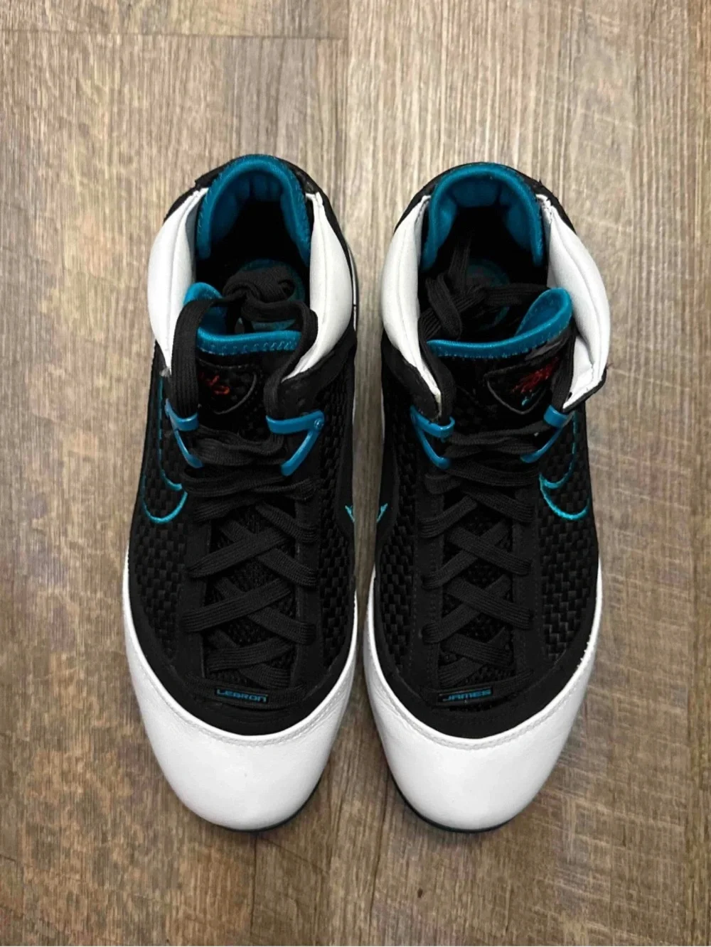 Nike Air Max LeBron 7 VII Retro QS Red Carpet 2019